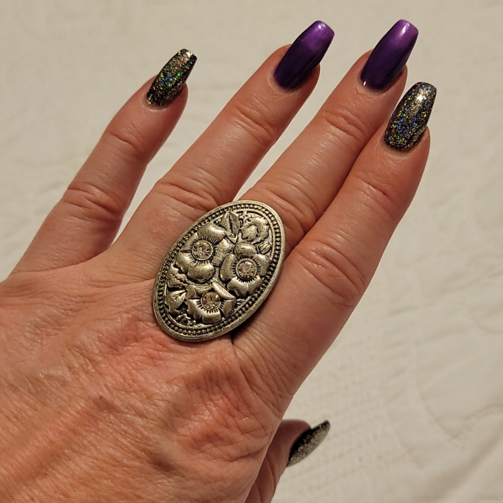 SILVER JEWELED ADJUSTABLE RING